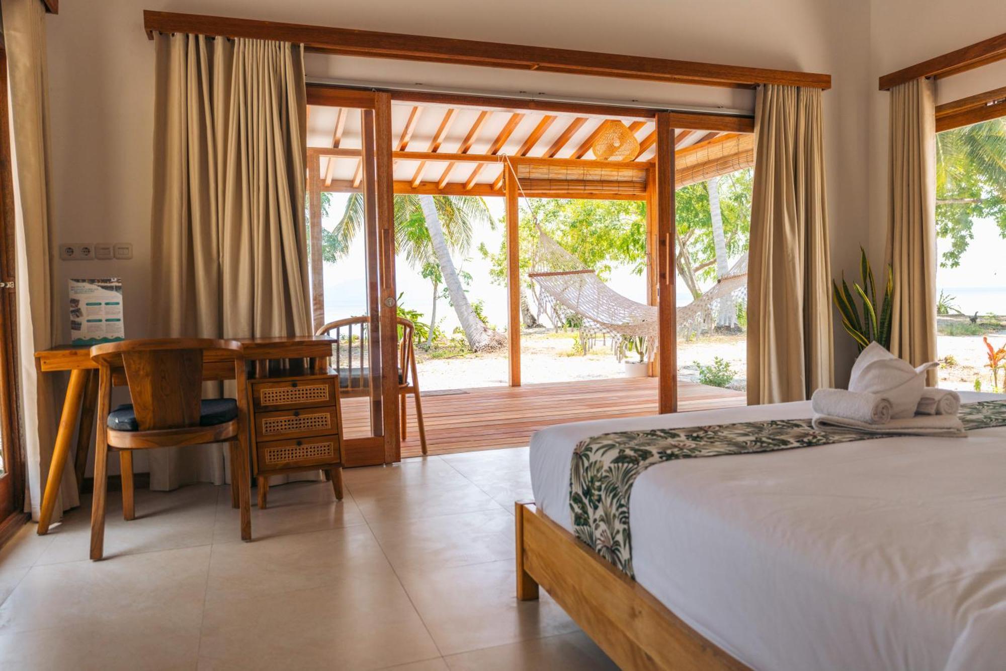 Reconnect - Private Island & Dive Center Togean - Buka Buka Island सहारा 3*
