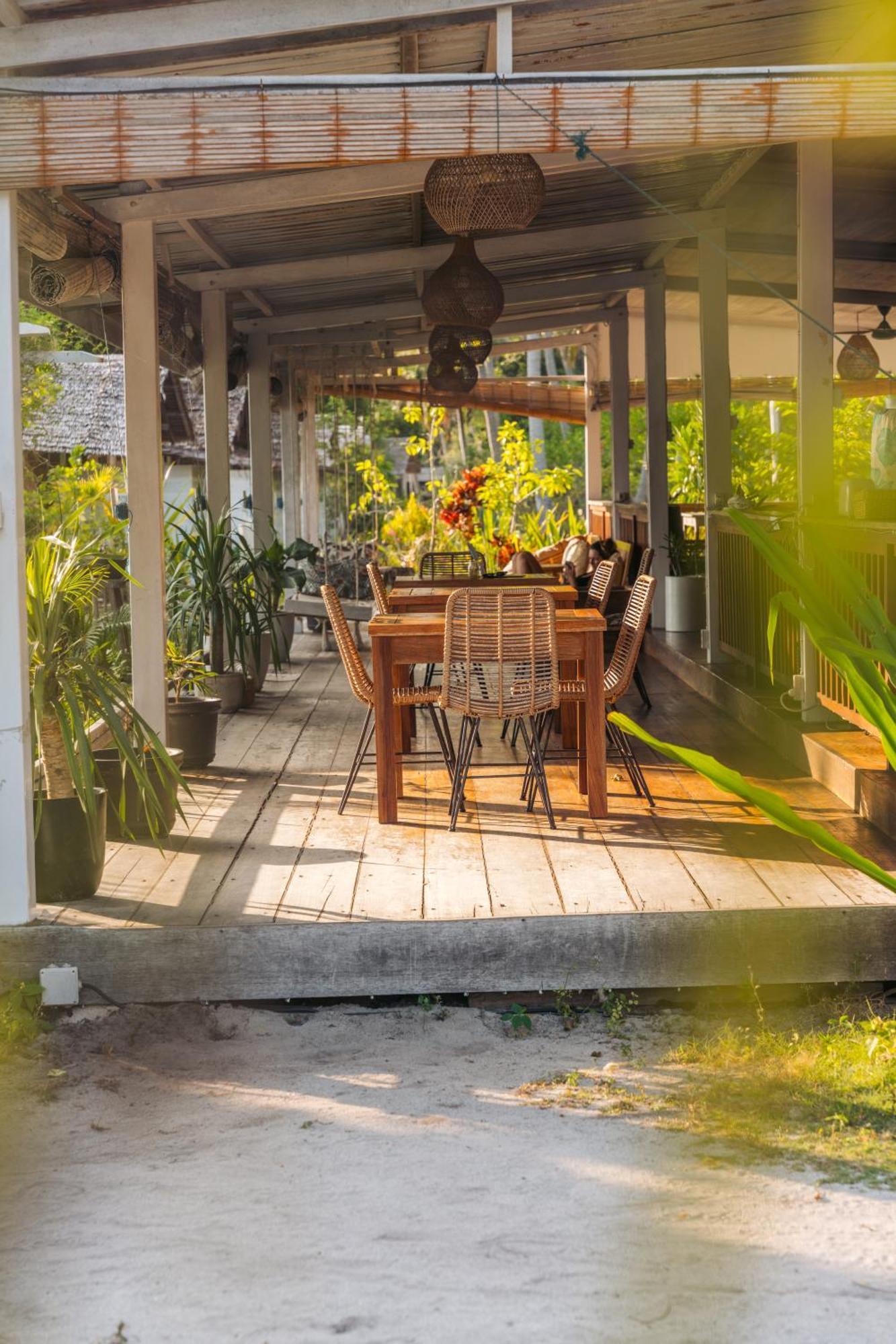 Resort Reconnect - Private Island & Dive Center Togean - Buka Buka Island 3*