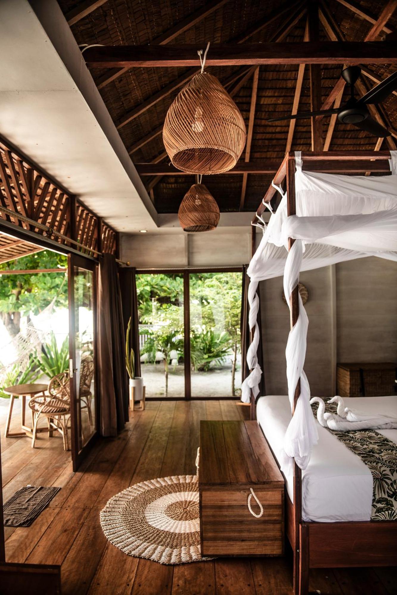 Reconnect - Private Island & Dive Center Togean - Buka Buka Island Ampana
